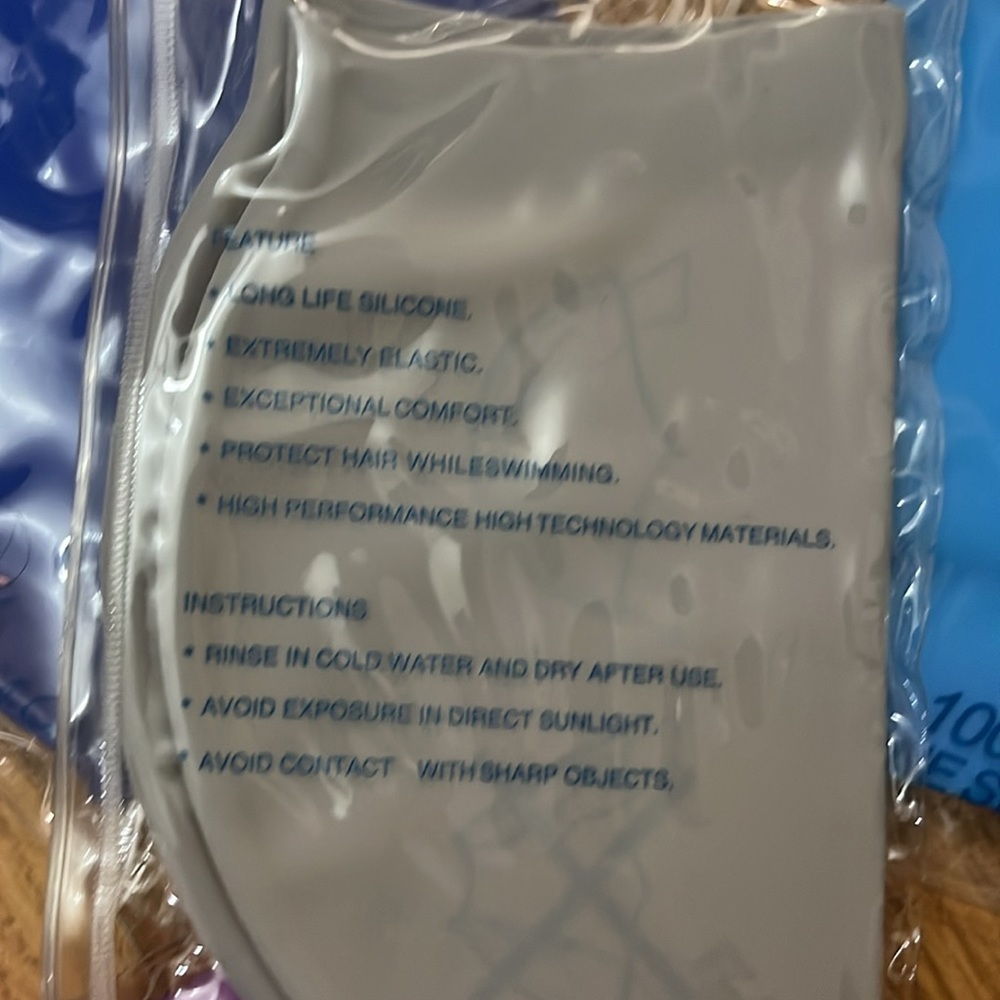 swim cap - Picture 2 of 4